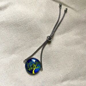 Blue and Silver Bracelet with Elegant Design